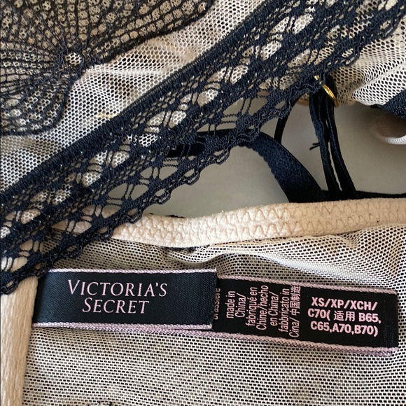Victoria's Secret Nude and Black Lace Bralette - Picture 2 of 8